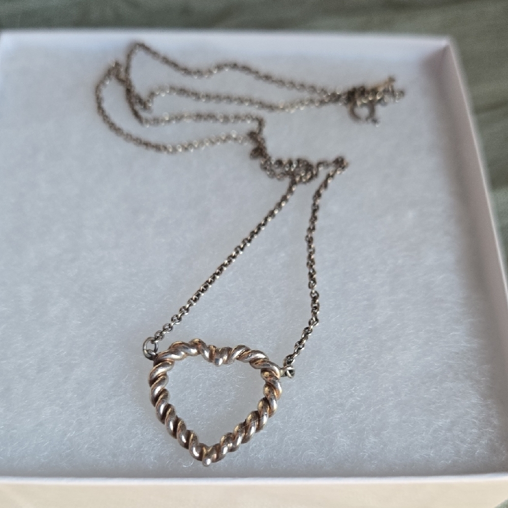 Vintage Tiffany & Co. 925 Silver Twisted Rope, Twisted Heart Necklace - Picture 10 of 15